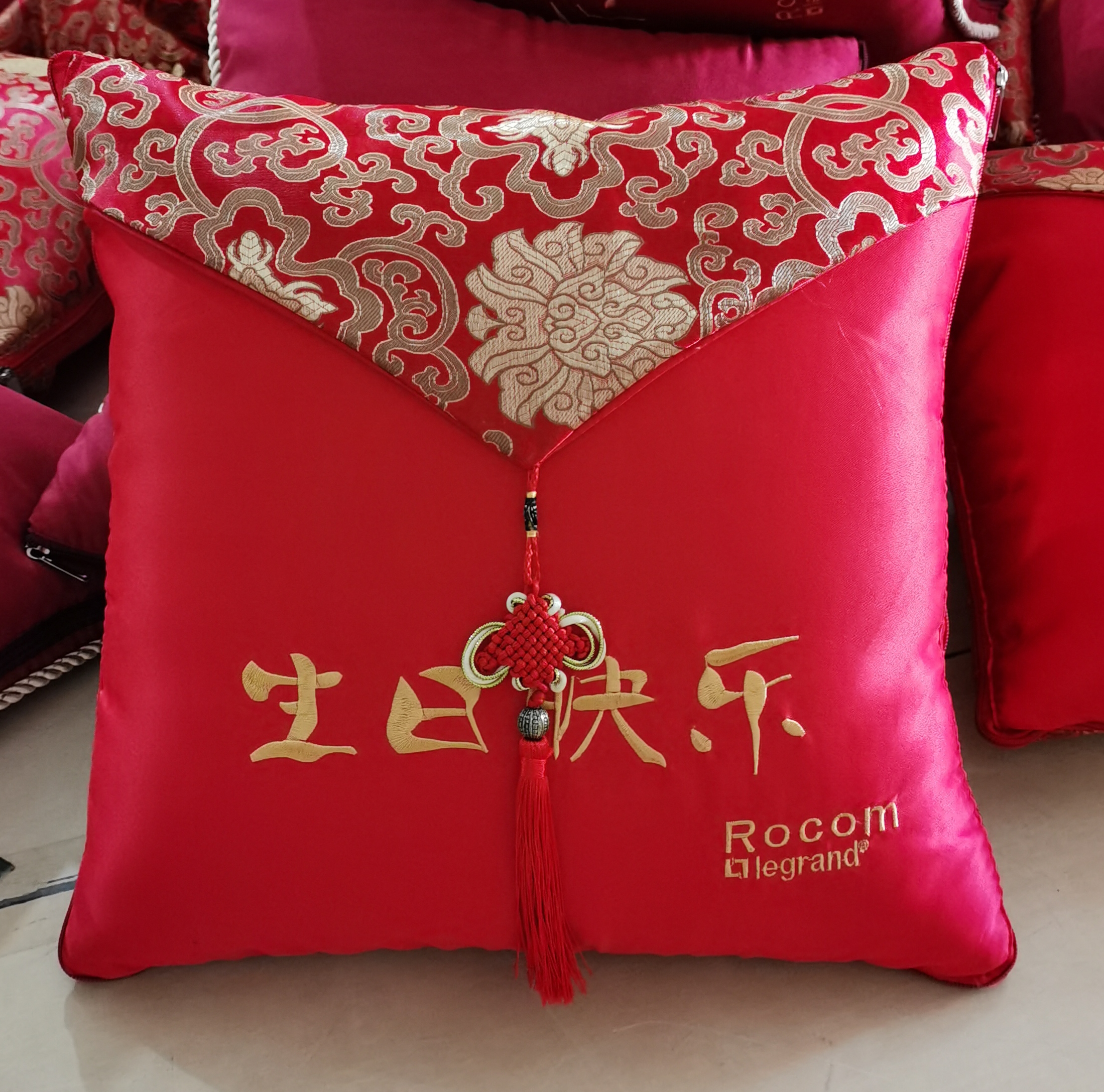复古中国结抱枕被－生日快乐案例